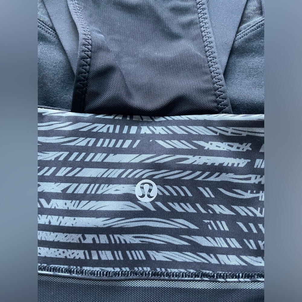 Lululemon Running In The City Tank Stripe Play Slate Black - Picture 6 of 9